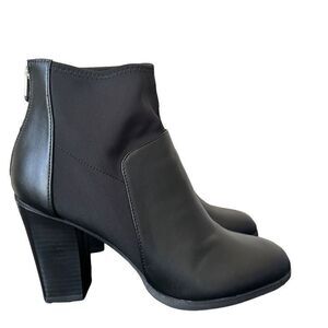 Adrienne Vittadini Ratti Stretch Shaft Booties size 9.5